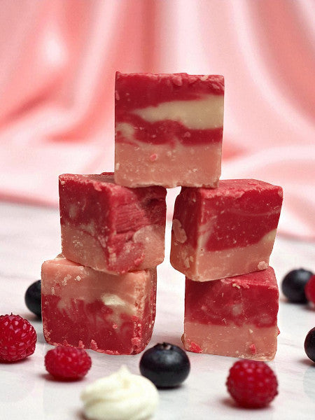 Boozy Eton Mess Fudge Bag